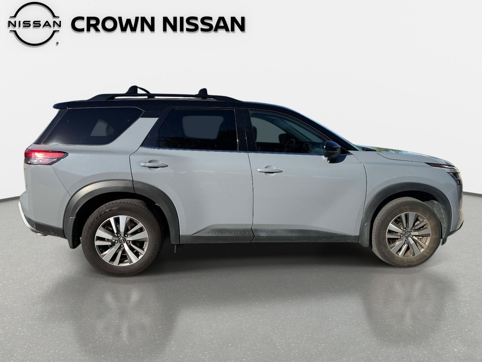 Used 2022 Nissan Pathfinder SL AWD/4WD image 8