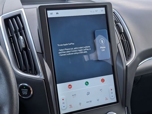 Used 2021 Ford Edge Titanium image 18