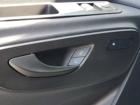 Used 2024 Mercedes-Benz Sprinter 2500 image 14