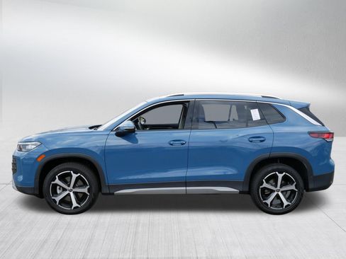 Used 2025 Volkswagen Tiguan SE w/ Panoramic Sunroof Package AWD/4WD image 4