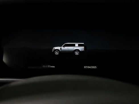 Used 2025 Land Rover Defender 130 X AWD/4WD image 17