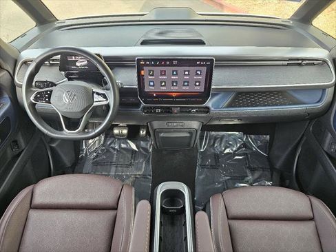 Used 2025 Volkswagen ID. Buzz Pro S RWD image 6