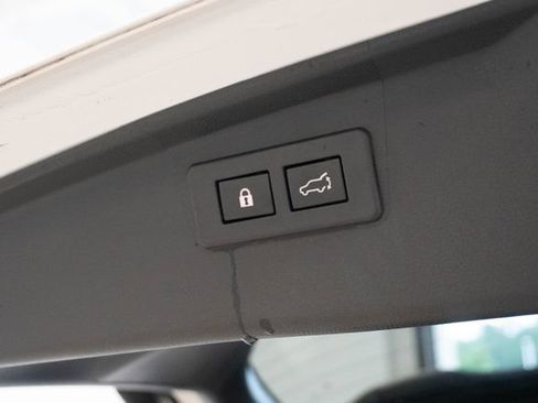 Used 2022 Subaru Outback Touring AWD/4WD image 14