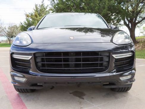 Used 2016 Porsche Cayenne GTS image 2