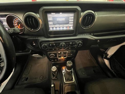 Used 2019 Jeep Wrangler Unlimited Sport S image 19