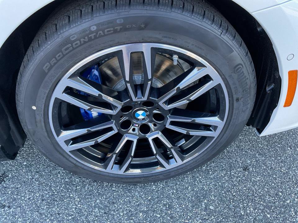 Used 2026 BMW 530i xDrive w/ M Sport Package AWD/4WD image 25
