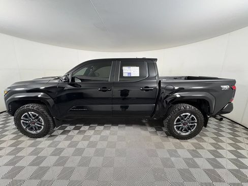 Used 2024 Toyota Tacoma TRD Sport AWD/4WD image 4