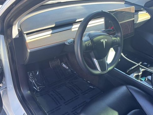 Used 2020 Tesla Model 3 Standard Range Plus RWD image 9