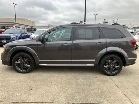 Used 2019 Dodge Journey Crossroad w/ Nav & Sun Group AWD/4WD image 2