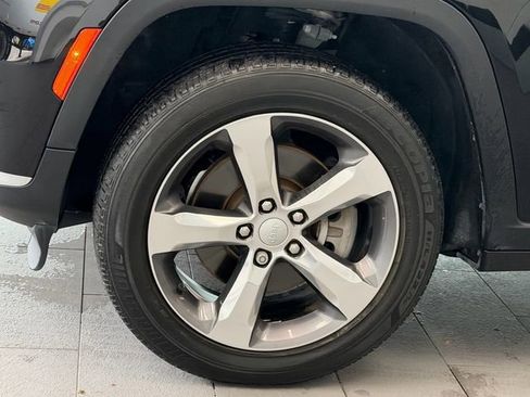 Used 2021 Jeep Grand Cherokee L Limited RWD image 4