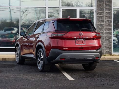 Used 2022 Nissan Rogue SV w/ SV Premium Package image 4
