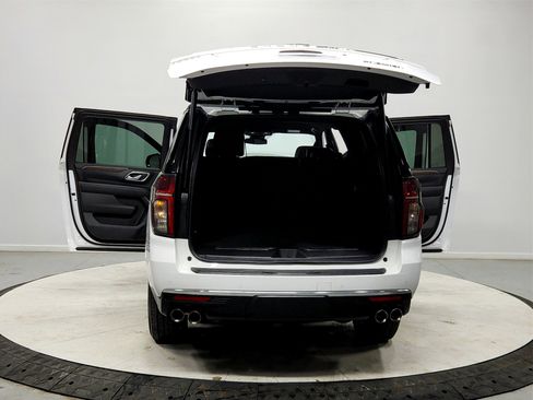 Used 2023 Chevrolet Suburban Premier image 14