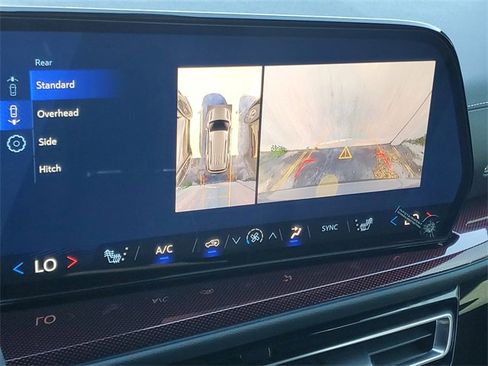 New 2026 Chevrolet Traverse Z71 w/ Driver Confidence Package image 11