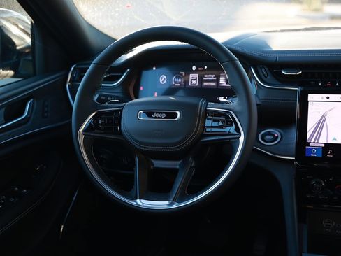 New 2025 Jeep Grand Cherokee L Overland image 23