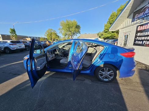 Used 2017 Hyundai Elantra SE FWD image 22