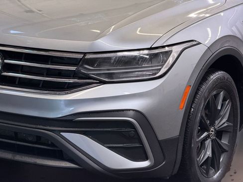 Used 2024 Volkswagen Tiguan SE FWD image 11
