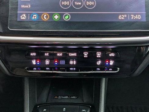 Certified 2022 Chevrolet Bolt EUV LT w/ Convenience Package image 14