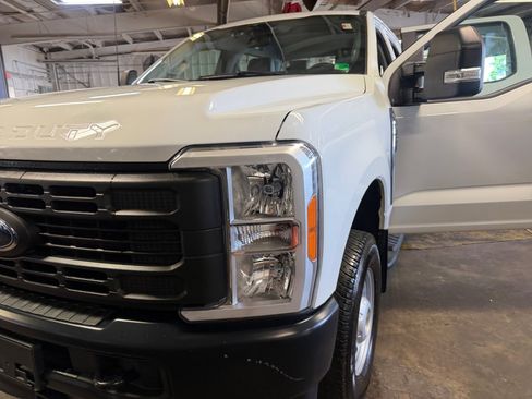 Used 2023 Ford F350 XL AWD/4WD image 29
