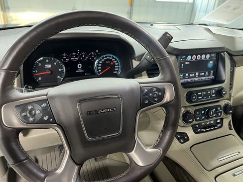 Used 2018 GMC Yukon Denali w/ Denali Ultimate Package image 16