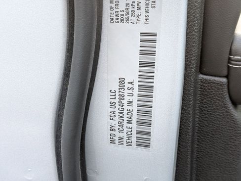 Used 2023 Jeep Grand Cherokee L Laredo image 36