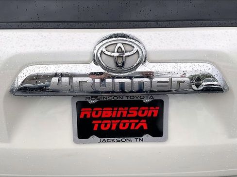 Used 2016 Toyota 4Runner Limited image 8