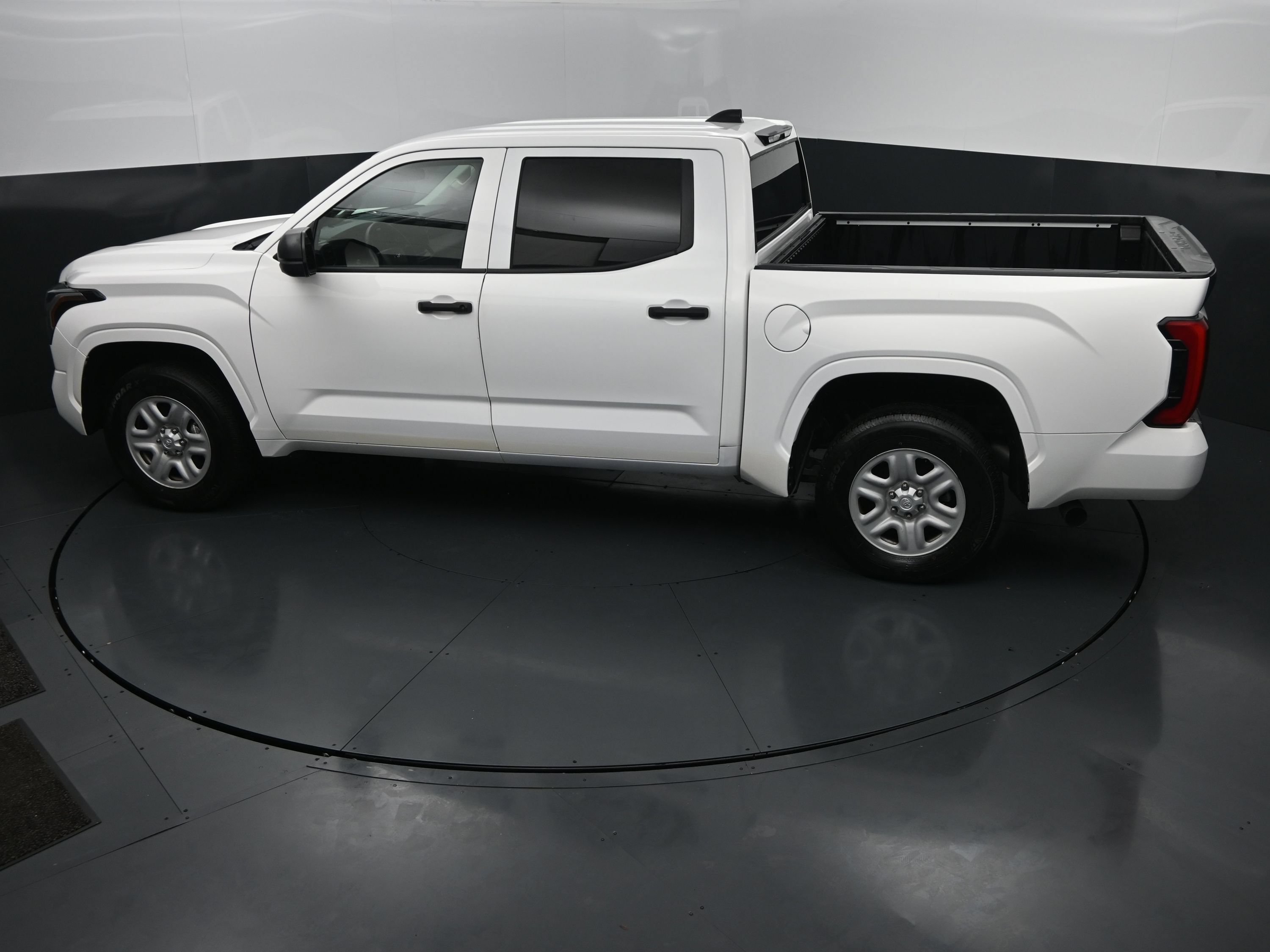 Used 2022 Toyota Tundra SR w/ SR Tow Package RWD image 28