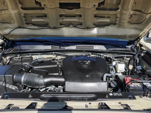 Used 2019 Toyota Tacoma TRD Sport w/ Technology Package AWD/4WD image 15