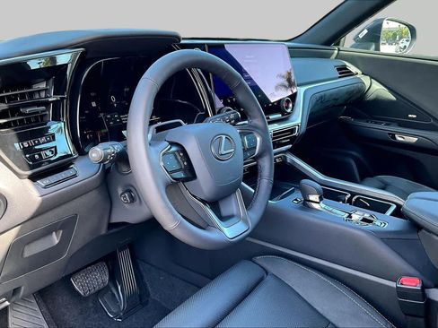 New 2026 Lexus TX 550h AWD Plug-In Hybrid image 10