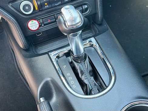 Used 2016 Ford Mustang Coupe RWD image 18