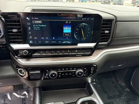 Used 2022 Chevrolet Silverado 1500 LTZ w/ LTZ Convenience Package II image 27