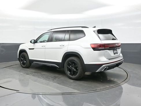 New 2026 Volkswagen Atlas Peak Edition image 5