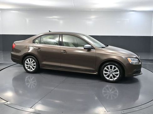 Used 2014 Volkswagen Jetta SE image 3