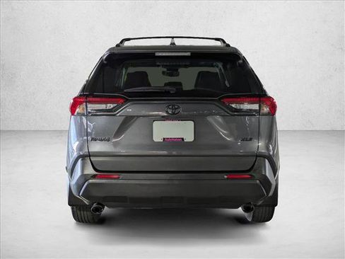 Used 2022 Toyota RAV4 XLE w/ Convenience Package FWD image 6