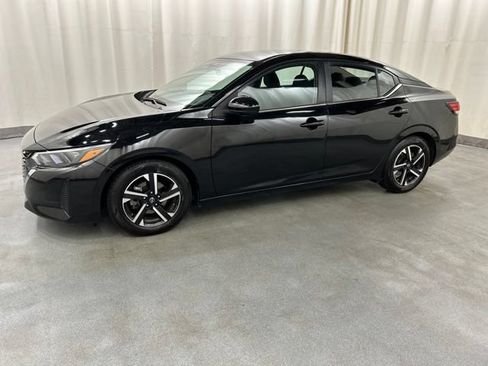 Used 2024 Nissan Sentra SV FWD image 2