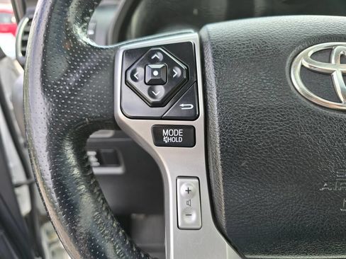Used 2018 Toyota 4Runner SR5 Premium AWD/4WD image 6