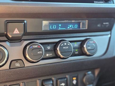 Used 2023 Toyota Tacoma TRD Off-Road image 30