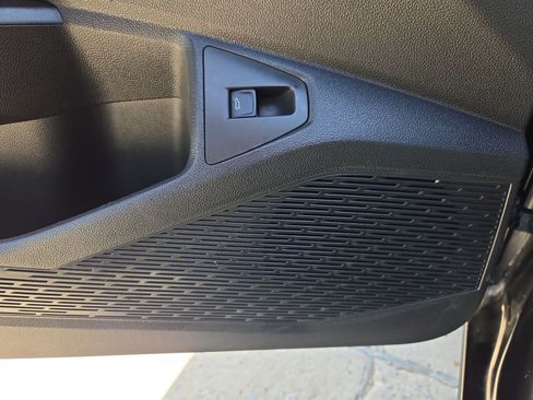 Used 2025 Volkswagen Jetta SE FWD image 15