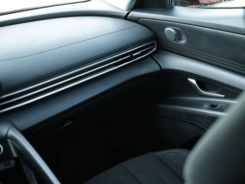 Used 2023 Hyundai Elantra SEL w/ Preferred Accessory Package image 26