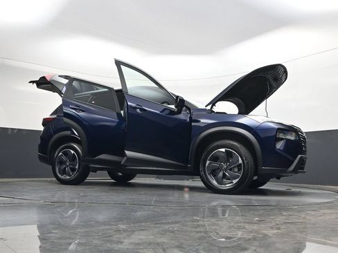 Used 2025 Nissan Rogue SV FWD image 53