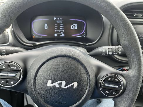 Certified 2025 Kia Soul LX w/ LX Technology Package FWD image 21