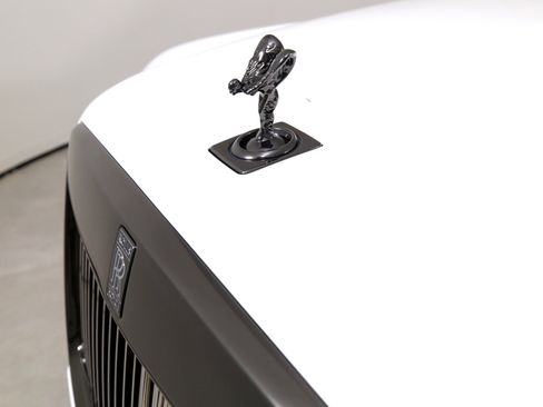Used 2024 Rolls-Royce Cullinan Black Badge image 48