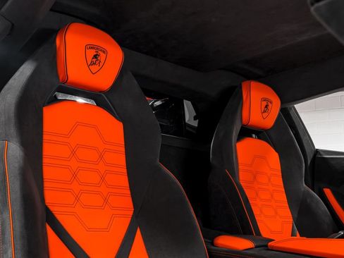 Used 2024 Lamborghini Revuelto AWD/4WD image 34