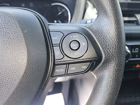 Used 2025 Toyota RAV4 XLE AWD/4WD image 25