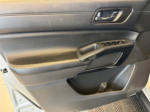 Used 2023 Nissan Pathfinder SV AWD/4WD image 8