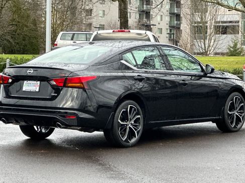 New 2025 Nissan Altima 2.5 SR image 2