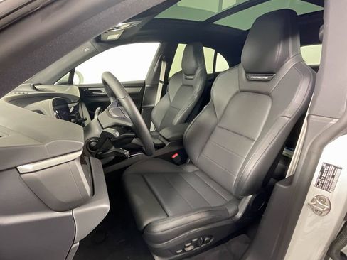 Certified 2024 Porsche Macan 4 Electric AWD/4WD image 5