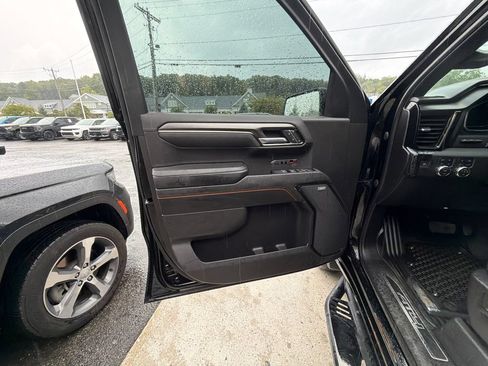 Used 2023 GMC Sierra 1500 AT4 w/ AT4 Premium Package AWD/4WD image 13
