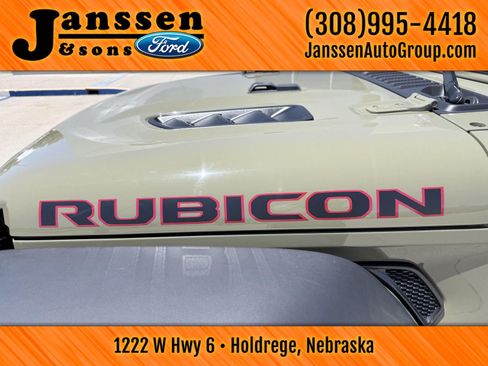Used 2025 Jeep Wrangler Unlimited Rubicon w/ Convenience Group AWD/4WD image 9
