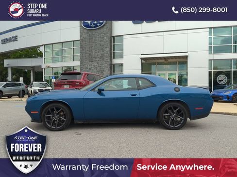Used 2021 Dodge Challenger SXT w/ Blacktop Package RWD image 4
