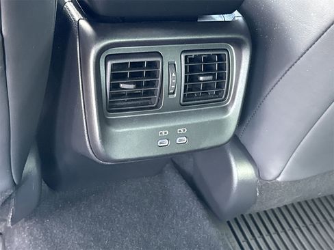 Used 2023 Toyota Crown Limited image 12